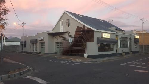 Фотография гостевого дома Bedrock Guest Studios