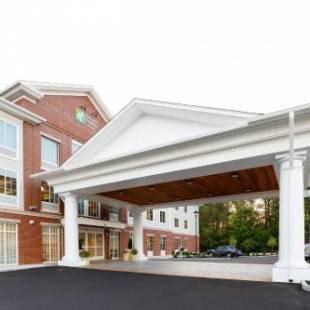 Фотографии гостиницы 
            Holiday Inn Express & Suites - Sturbridge, an IHG Hotel