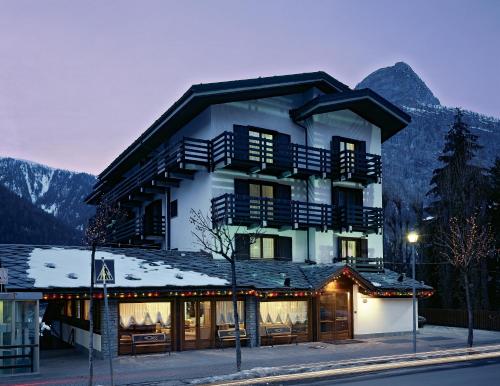 Фотографии гостиницы 
            Hotel Les Jumeaux Courmayeur