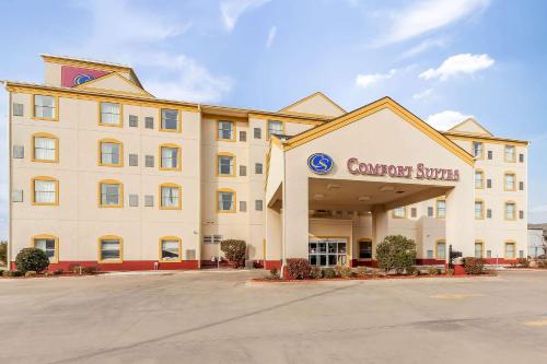 Фотография гостиницы Comfort Suites Yukon - SW Oklahoma City