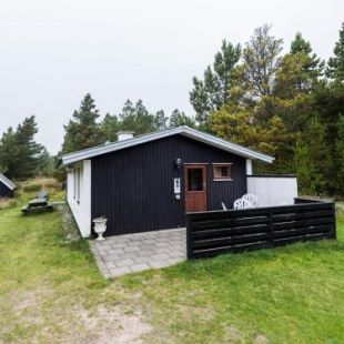 Фотография гостевого дома Holiday home Blåvand CLI