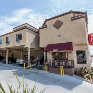 Фотографии мотеля 
            Econo Lodge Inn & Suites Fallbrook Downtown