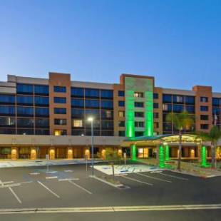 Фотографии гостиницы 
            Holiday Inn Diamond Bar - Pomona, an IHG Hotel