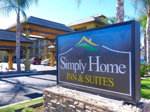 Фотография мотеля Simply Home Inn & Suites - Riverside