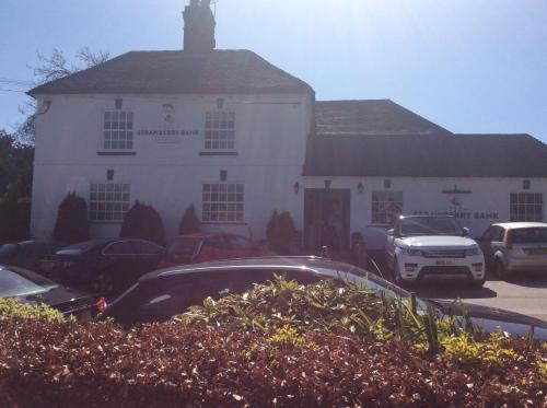 Фотография гостиницы Strawberry Bank Hotel, NEC