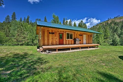 Фотографии гостевого дома 
            Cozy Countryside Cabin in Robie Creek Park!