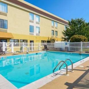 Фотографии гостиницы 
            Comfort Inn Woodstock Shenandoah