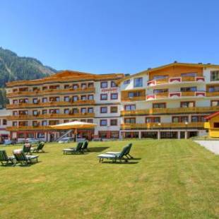 Фотографии гостиницы 
            JUFA Alpenhotel Saalbach