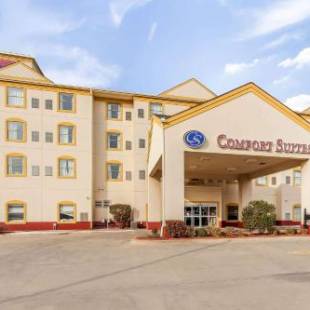 Фотографии гостиницы 
            Comfort Suites Yukon - SW Oklahoma City