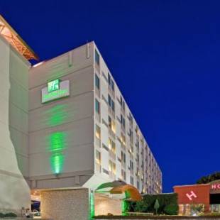 Фотографии гостиницы 
            Holiday Inn At the Campus, an IHG Hotel