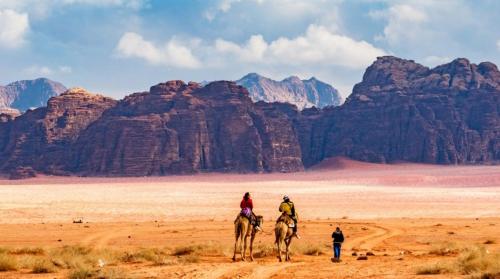 Фотографии кемпинга 
            WadiRum Adventure camp