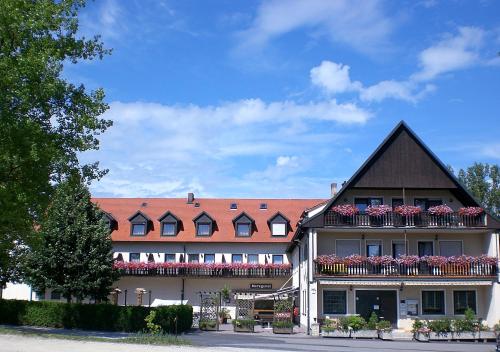 Фотографии гостиницы 
            Land-gut-Hotel "Zum Bartl"