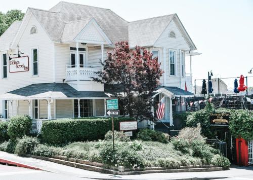 Фотография мини отеля Dickson Street Inn