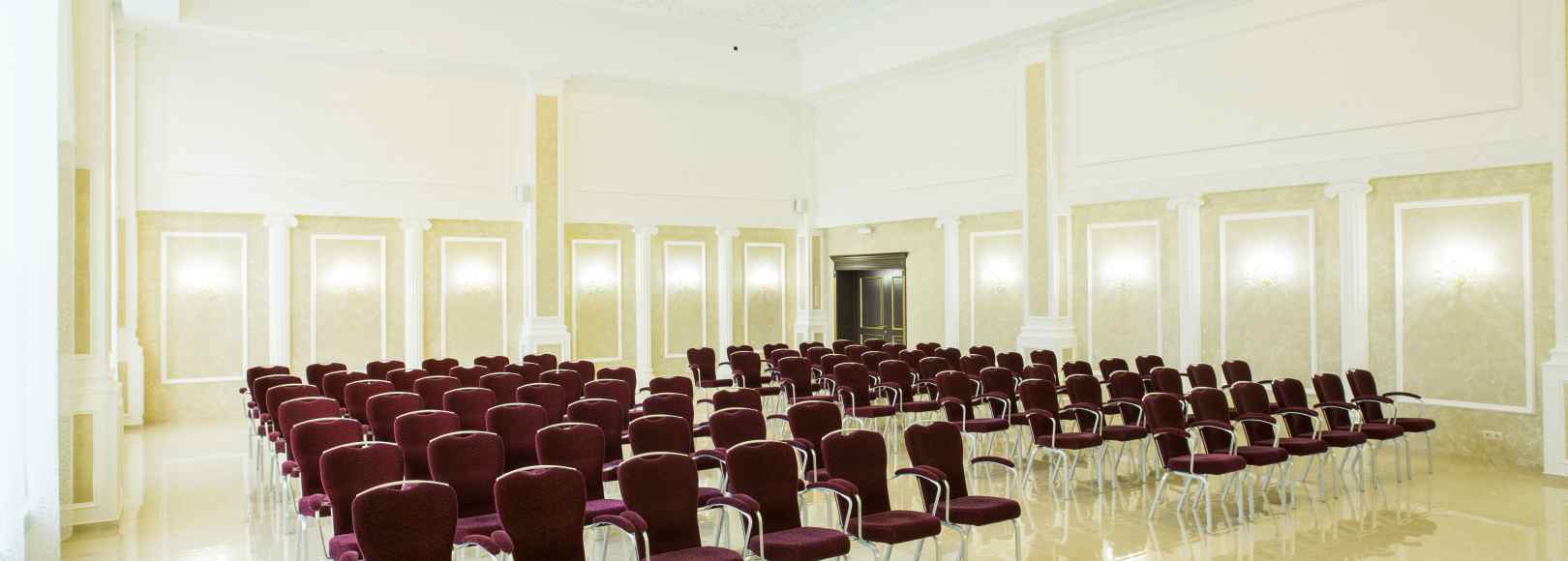 Фотография конференц-зала Конференц-зал Гранд Отель Аристократ