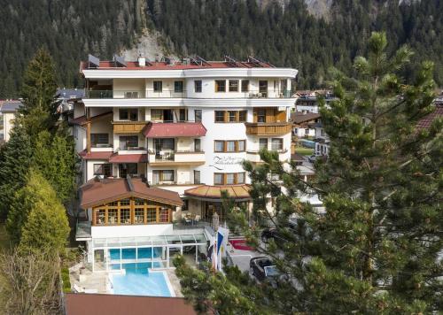 Фотография гостиницы Alpine Hideaway ZILLERTALERHOF - 4 Sterne Superior