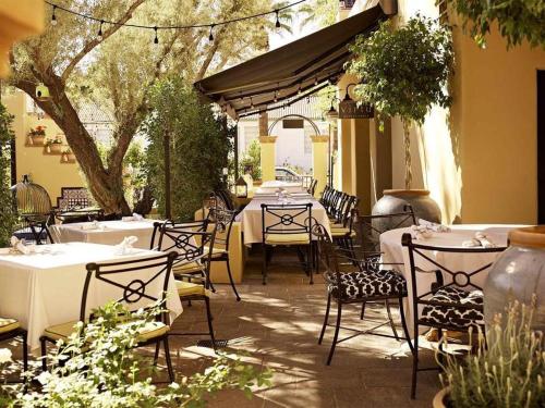 Фотография мини отеля Bespoke Inn Scottsdale