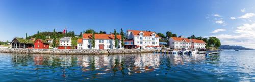 Фотографии гостиницы 
            Angvik Gamle Handelssted - by Classic Norway Hotels