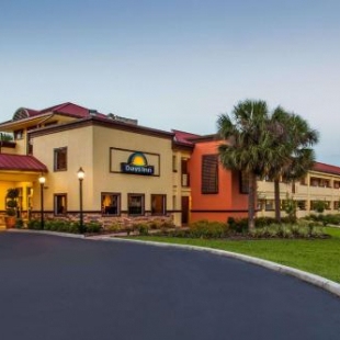 Фотография мотеля Days Inn by Wyndham Brooksville