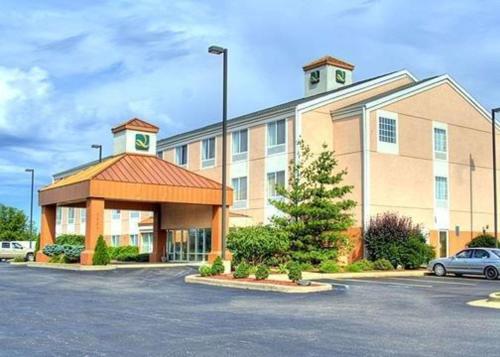 Фотография гостиницы Quality Inn I-94 near Wings Stadium