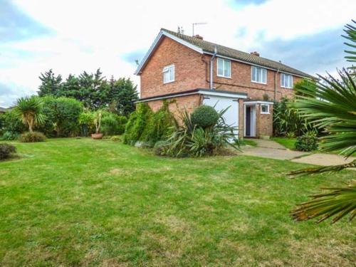 Фотография гостевого дома Cowmans Cottage