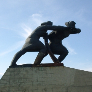 Фотография памятника Памятник  Женщинам-колхозницам труженицам тыла