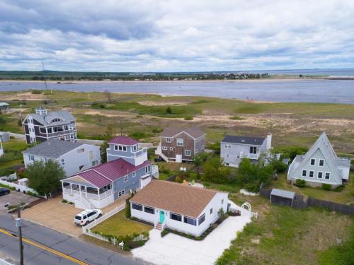 Фотография гостевого дома Plum Island Perfection