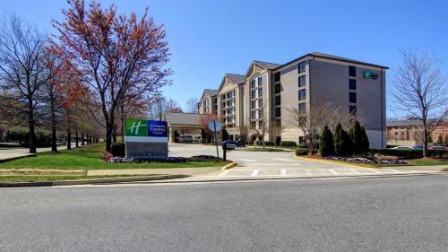Фотография гостиницы Holiday Inn Express & Suites Alpharetta, an IHG Hotel