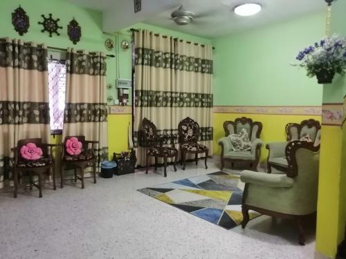 Фотографии гостевого дома 
            KLUANG BARAT HOMESTAY