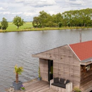 Фотография мини отеля Aangenaam op de Rijn, B&B op een woonboot, inclusief privé sauna