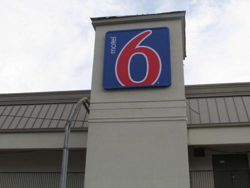 Фотография гостиницы Motel 6 Brookhaven, Ms