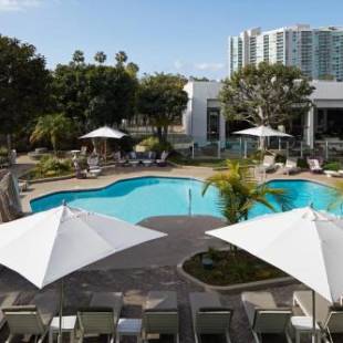 Фотографии гостиницы 
            Hotel MDR Marina del Rey- a DoubleTree by Hilton