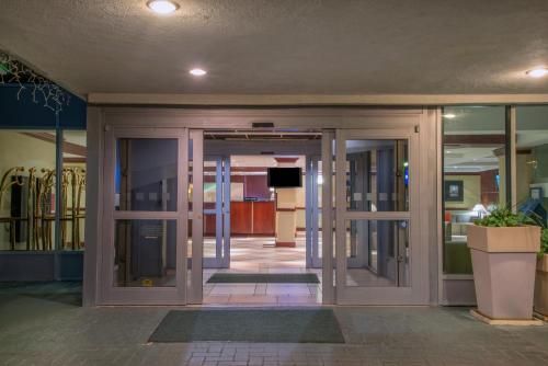 Фотография гостиницы Wyndham Garden Totowa