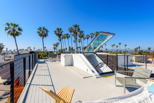 Фотография гостевого дома New Beach House, Steps to Sand