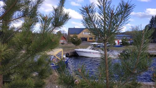 Фотография гостевого дома У Озера