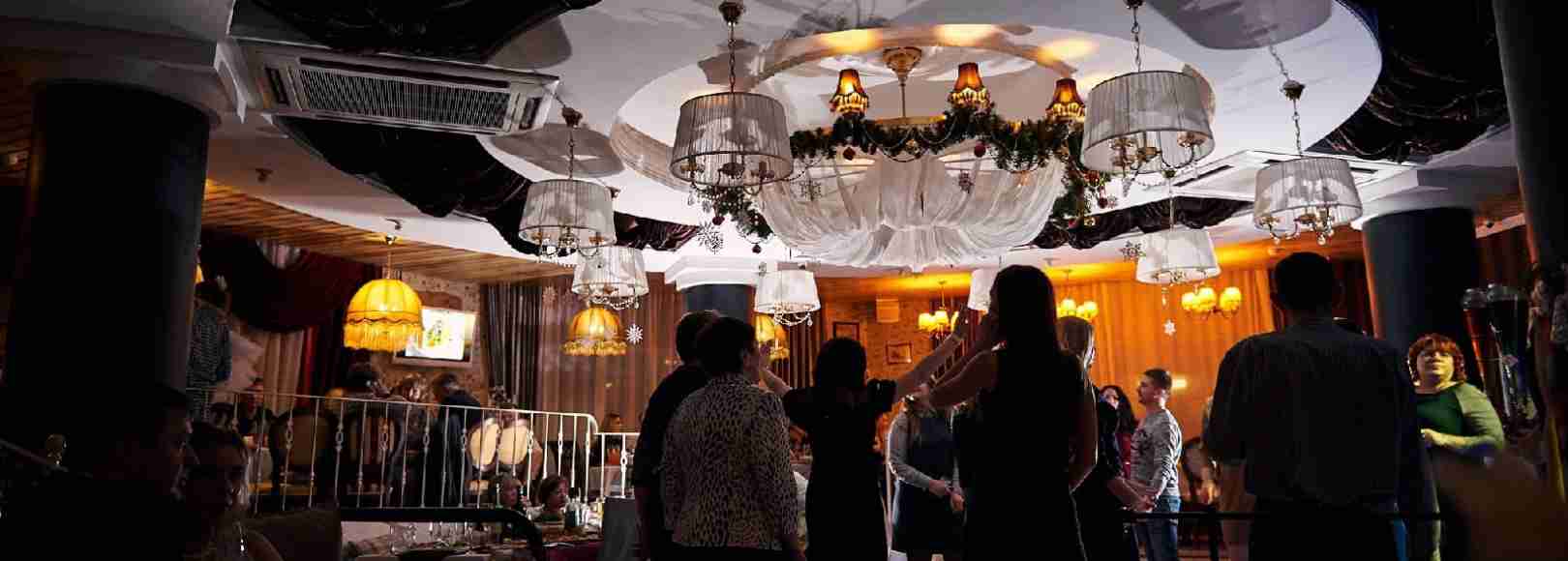 Фотография банкетного зала 12 Стульев