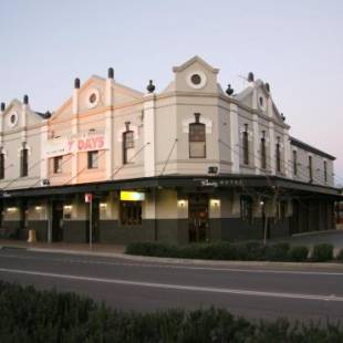 Фотографии гостиницы 
            Peden's Hotel