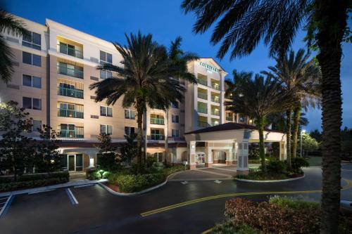 Фотография гостиницы Courtyard by Marriott Fort Lauderdale Weston