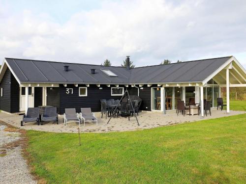 Фотография гостевого дома Three-Bedroom Holiday home in Broager 4