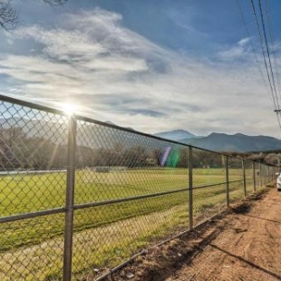 Фотография гостевого дома Colorful Bungalow By Pikes Peak and Garden of the Gods