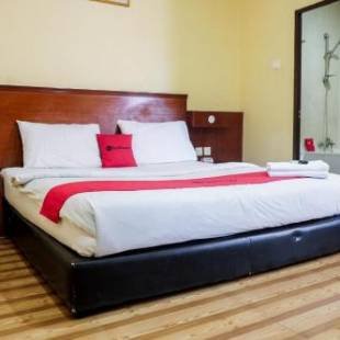 Фотографии гостиницы 
            RedDoorz Plus near DC Mall Batam