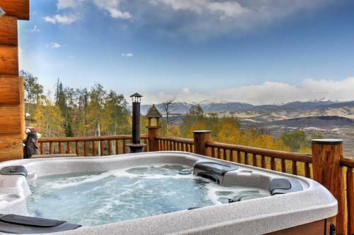 Фотография гостевого дома Secluded Granby Home with Mtn Views and Private Hot Tub