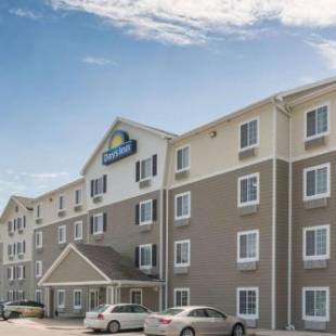 Фотографии гостиницы 
            Days Inn & Suites by Wyndham Rochester South