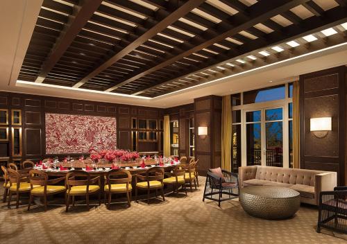 Фотография гостиницы Hilton Wenan