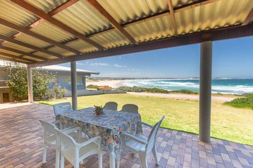 Фотография гостевого дома Anna's On The Beach