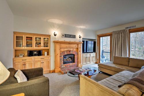 Фотографии гостевого дома 
            Ski-In Resort Family Condo with Deck at Jay Peak!