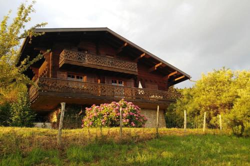 Фотографии гостевого дома 
            Chalet paisible dans la nature avec belle vue sur le lac Léman
