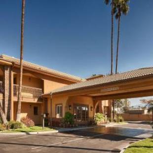Фотографии гостиницы 
            SureStay Plus Hotel by Best Western San Bernardino South