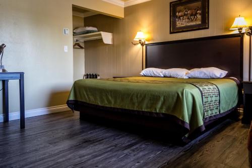 Фотография мотеля Charm Motel & Suites