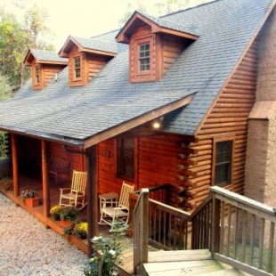 Фотография гостевого дома Alpine Log Cabin