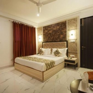 Фотография гостиницы Hotel Almora Near Delhi Airport